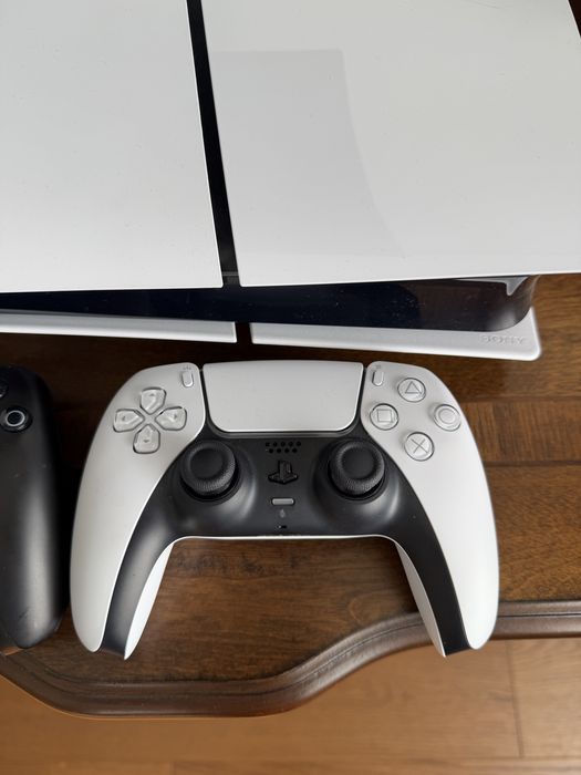 Playstation 5 slim 1 Tb plus ssd