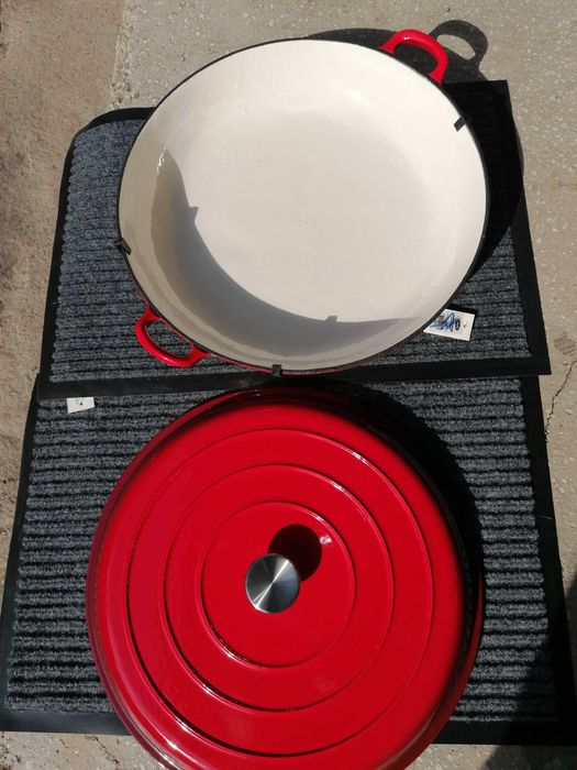 Tigaie /cratiță, fi 40 cm din fontă emailată cu capac 409 lei