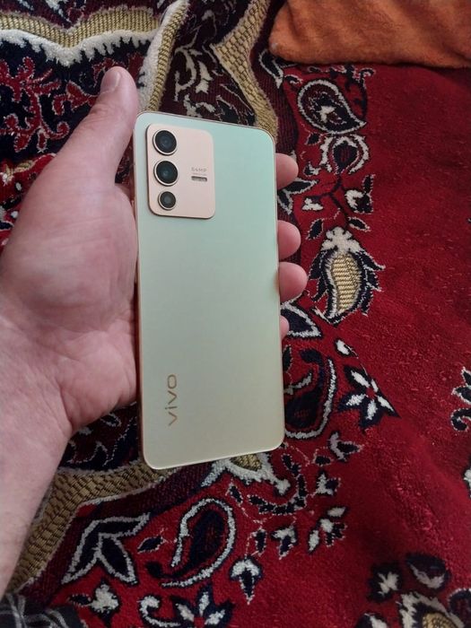 Vivo v 23 5g  продам