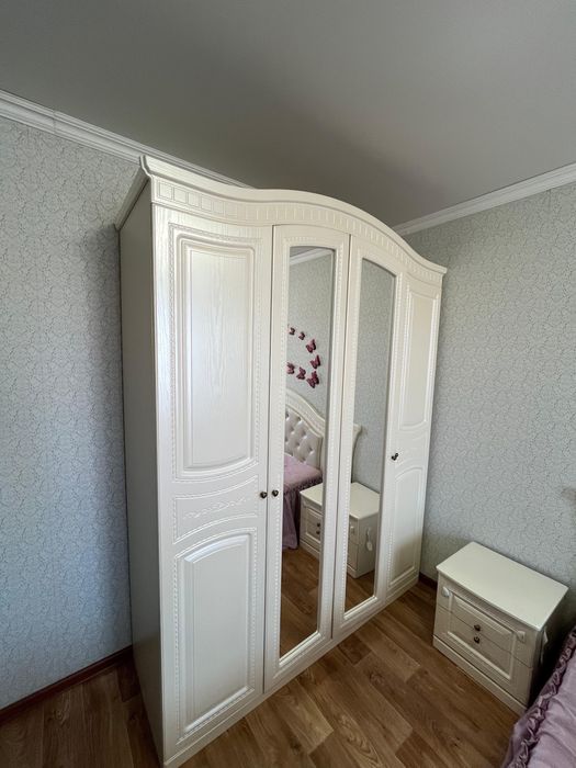 Продается спальный гарнитур