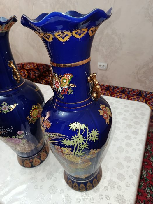 Продаётся фарфоровая ваза