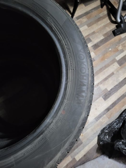 Продам комплект шин 215/55 R17 94V