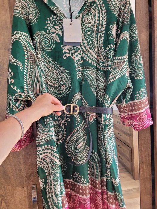 Rovhe cu maneca  , tip cămașă.