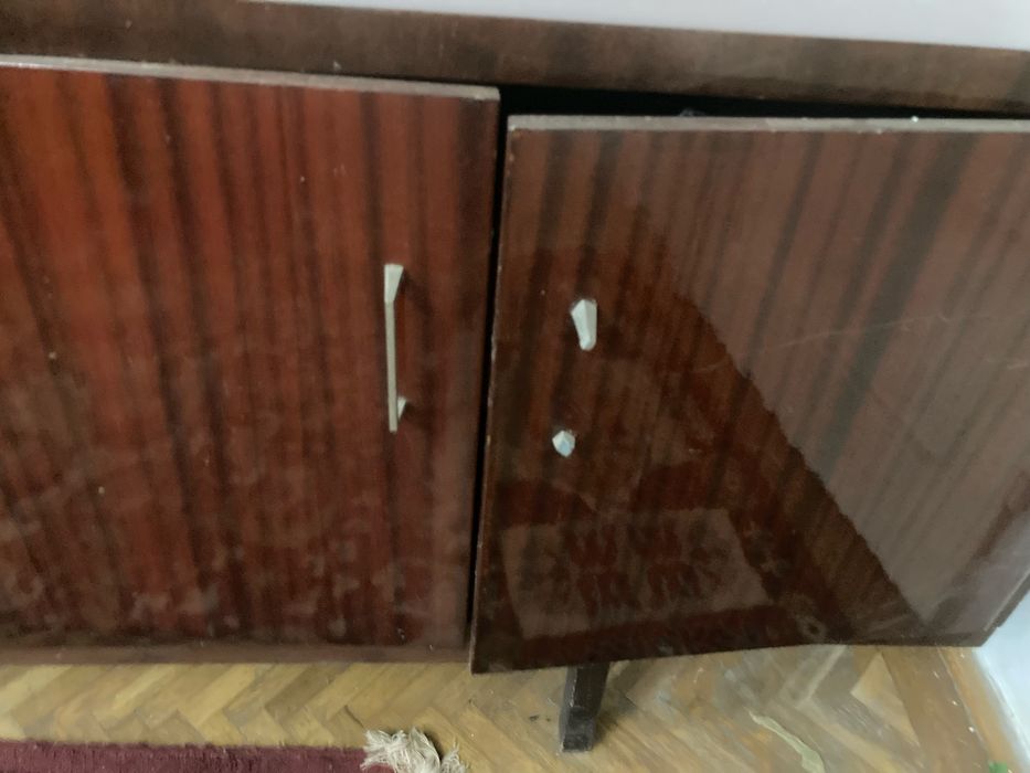 Set de mobila veche, lemn de cires.