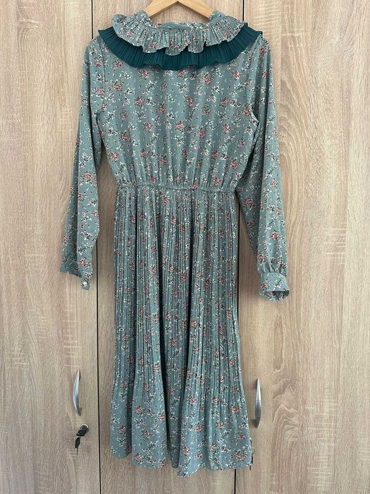 Rochiță foarte frumoasă