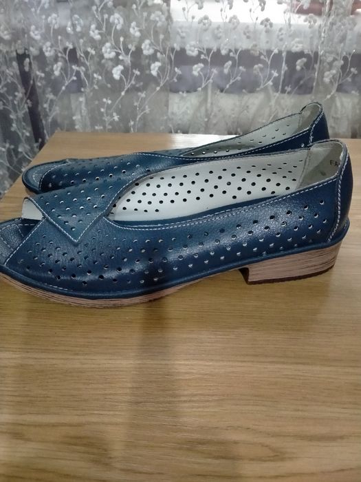 Продам женскую обувь