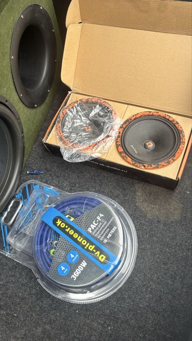 Dl калонка с подиумом