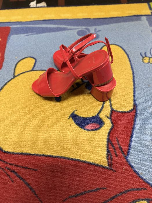 Дамски сандали лак