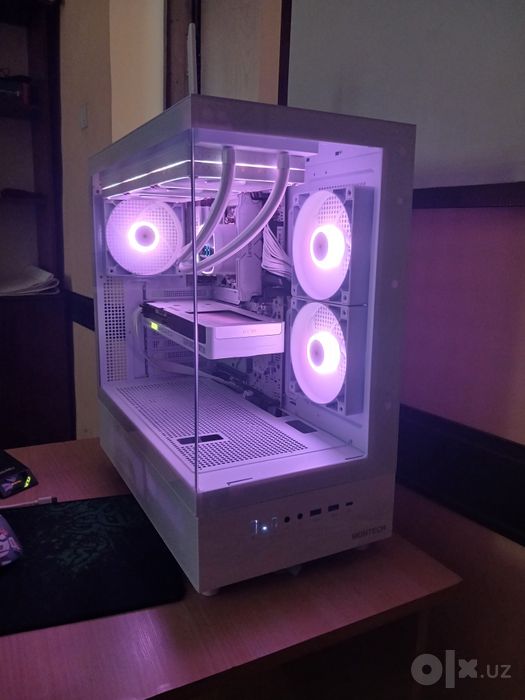 Gaming comp white