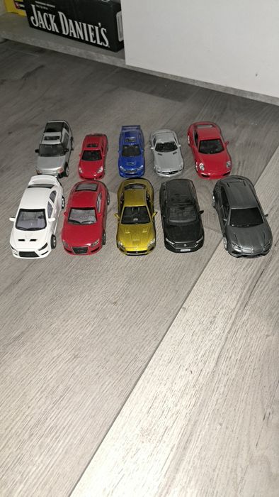 Vând machete. urgent