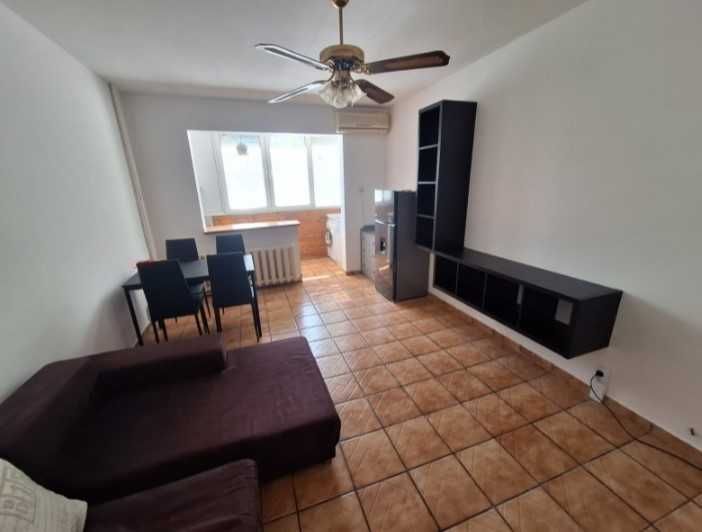 Дава се под наем Тристаен апартамент в София, Изток - 68 кв.м за 588 € - Снимка #1