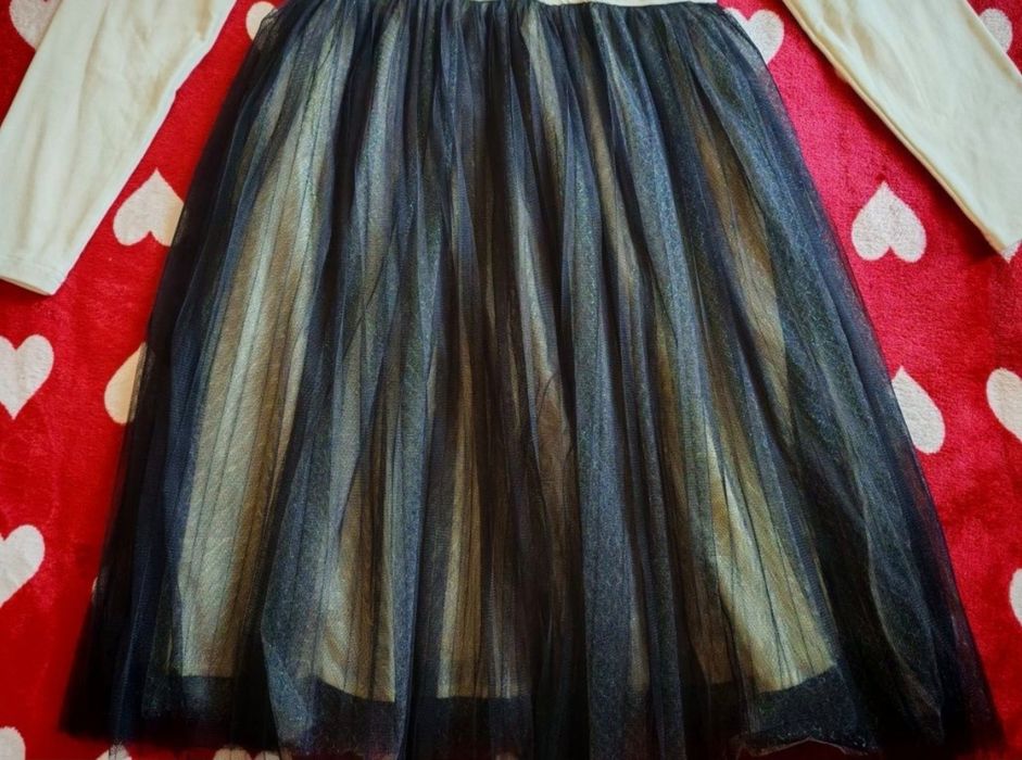 Rochie cu maneca lunga, vârstă 13-14 ani, 160 cm, noua fără eticheta.