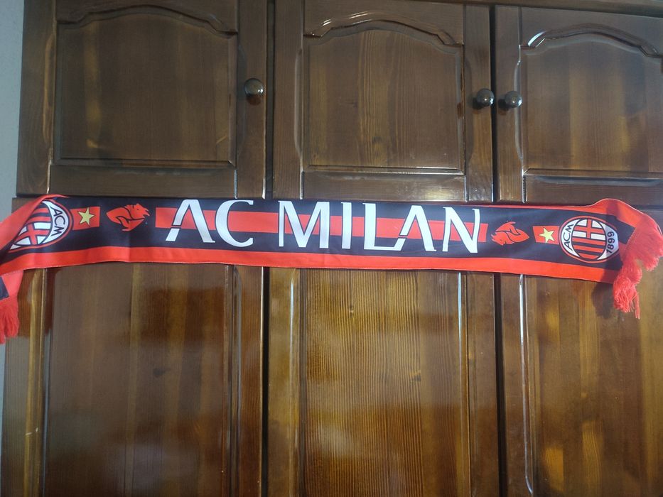 Чисто нови футболни шалове на 6 от известните отбори