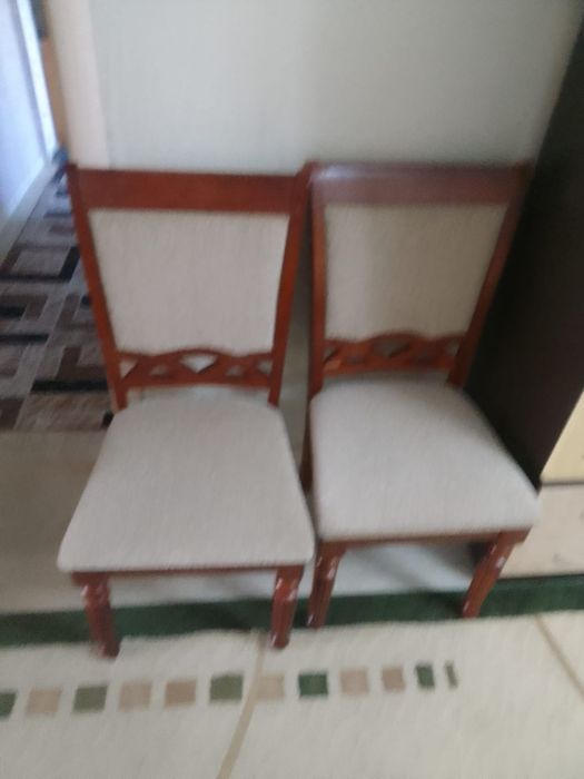 Продаётся стол и стулья