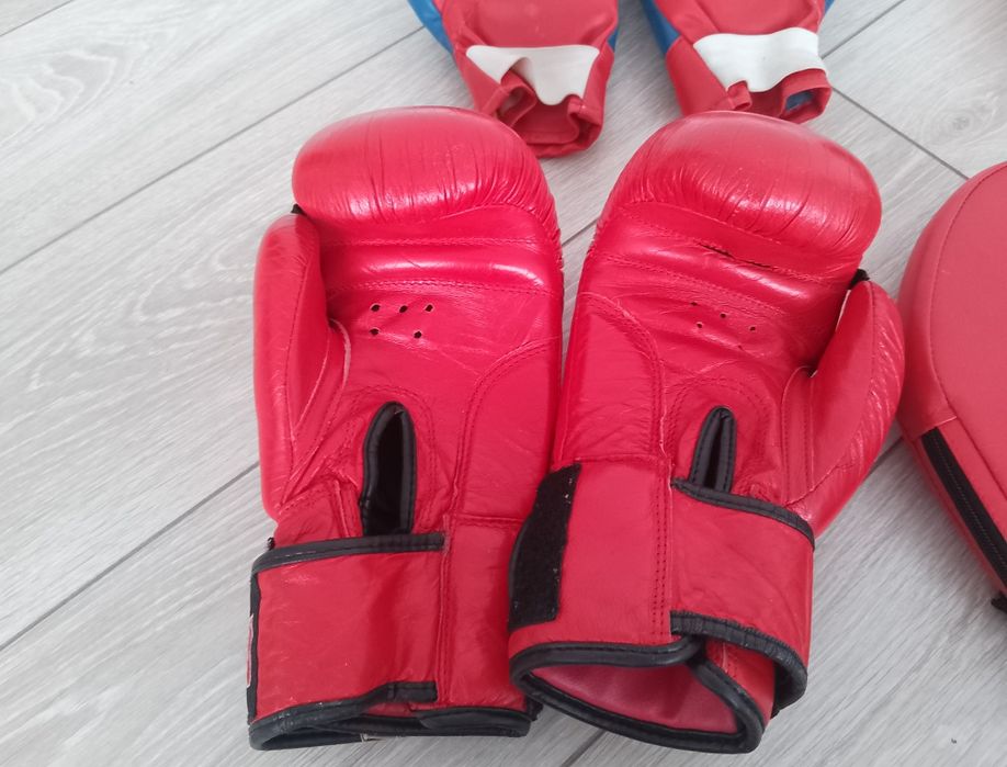 Перчатки продам разные.