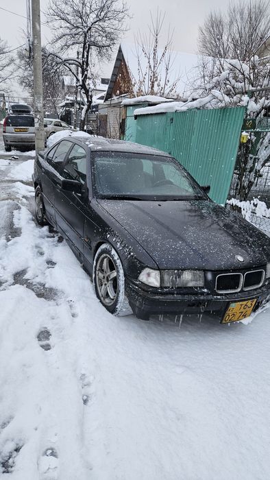 Продам БМВ е36 седан СРОЧНО!
