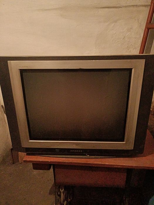 Машинка швейная 2 шт телевизор