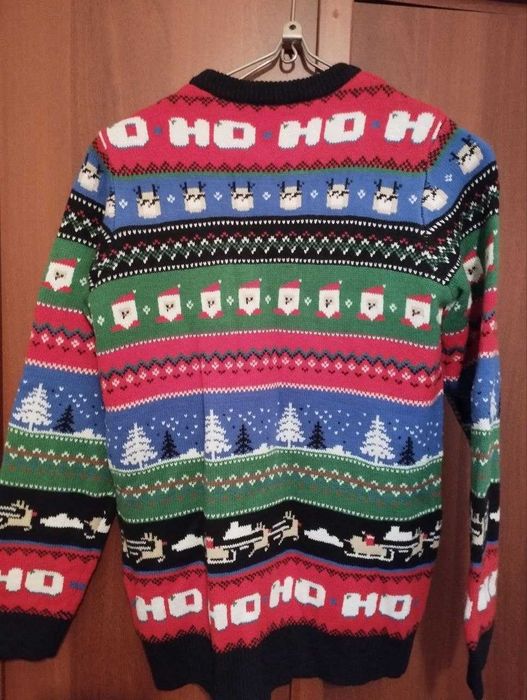 Свитер женский новогодний