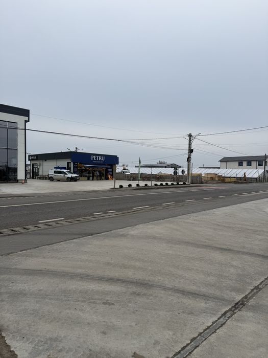 Cladire comerciala P+1 , deschidere DJ251 , exact in intersectie