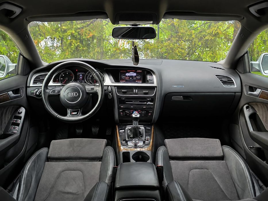 Audi A5 facelift 2012  2.0 177 cp S line