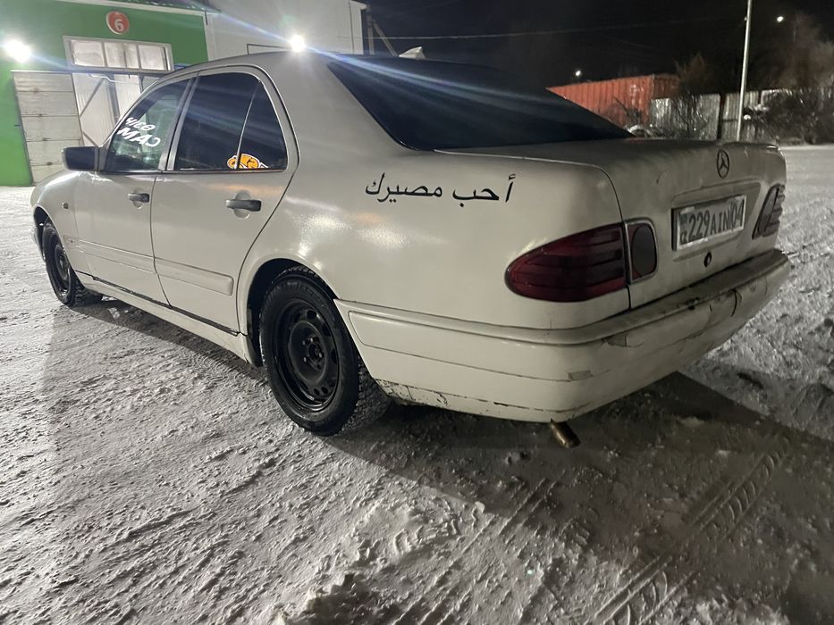 Продам машину мерс 210