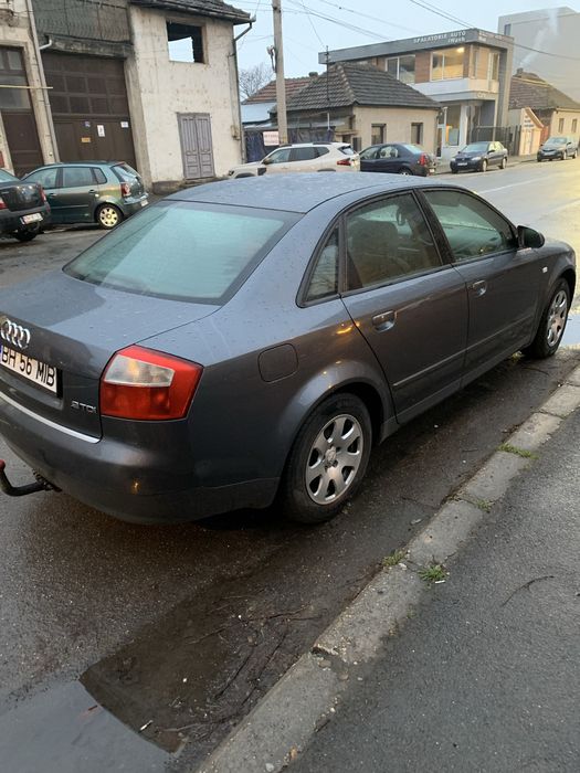 Vând audi a4b6..