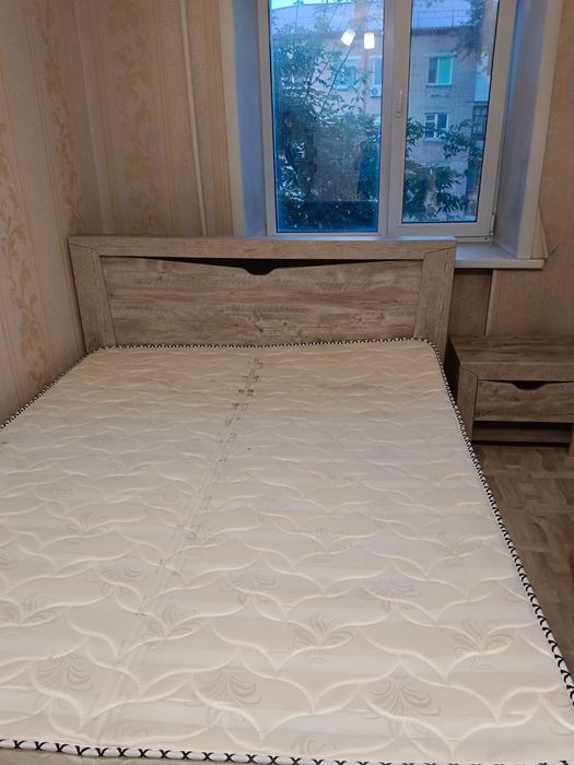 Продам спальный гарнитур