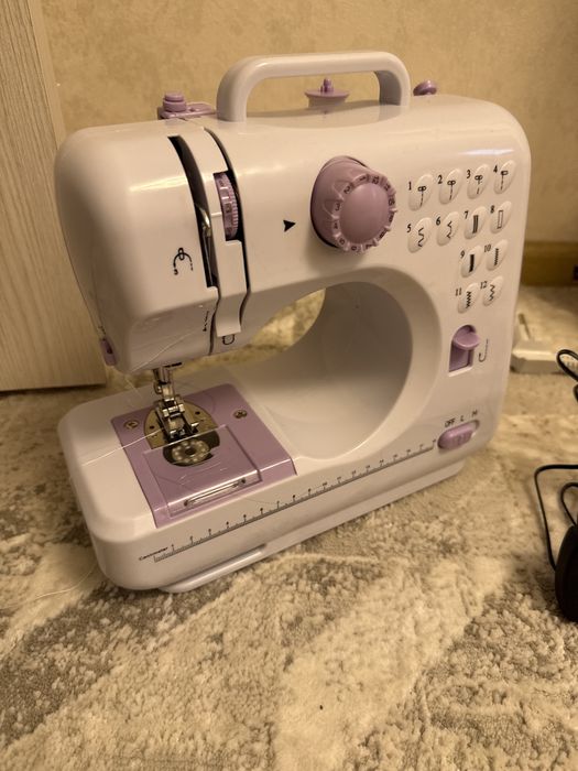 швейная машинка с набором