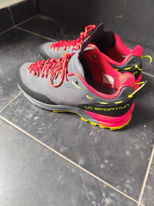 Продават се обувки La Sportiva