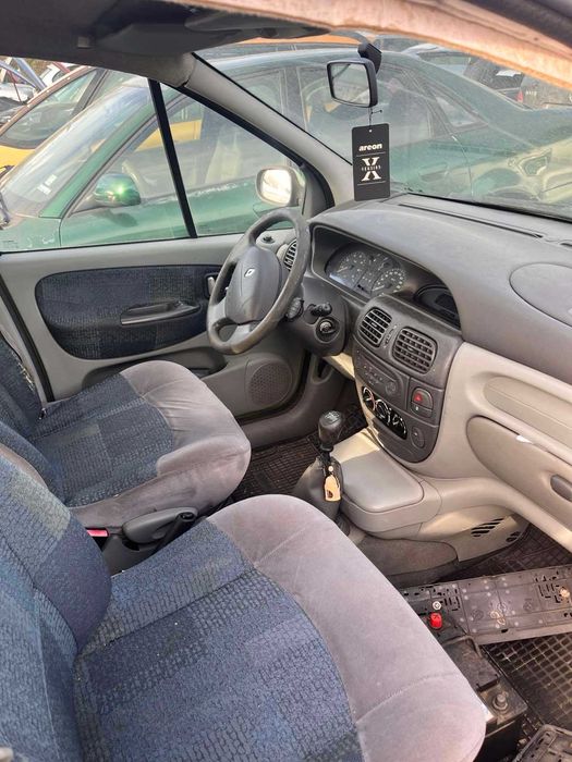 Рено Меган Сценик 1.4 бензин 2002 година на части