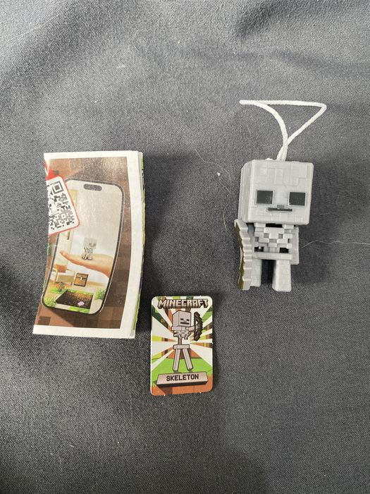 Скелет из Kinder Joy