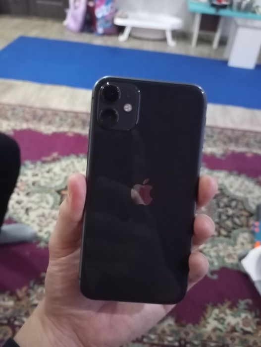 Айфон 11 в хорошем состоянии