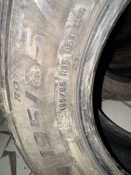 Продам шины Pirelli ice zero 195/65 R15