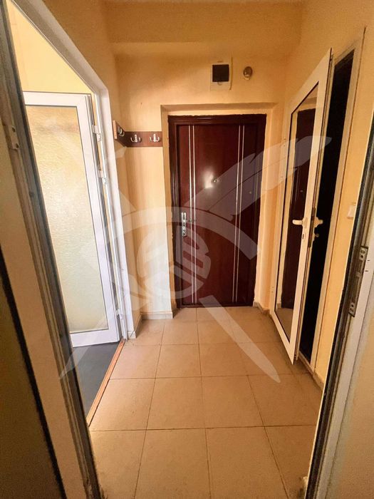 Дава се под наем Едностаен апартамент в Варна, Възраждане 1 - 30 кв.м за 200 € - Снимка #2