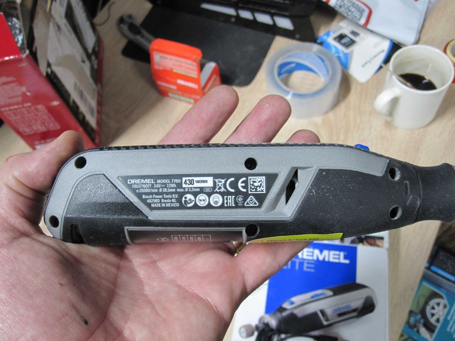 Multiunealta Dremel Lite 7760 cu baterie 3,6 V