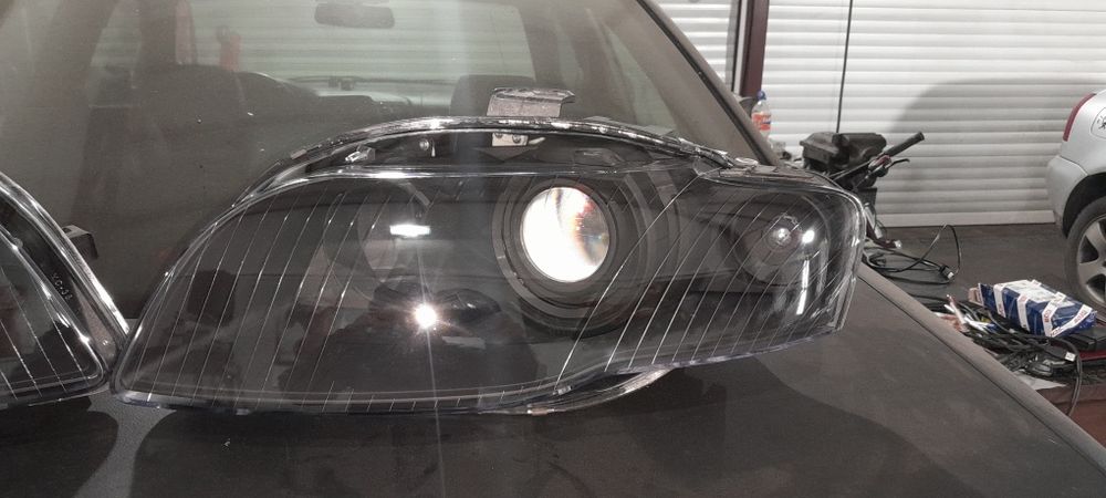 Продавам фарове за а4 б7