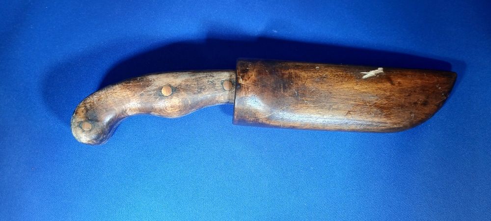 Стар кован нож за лов и дране винтидж острие