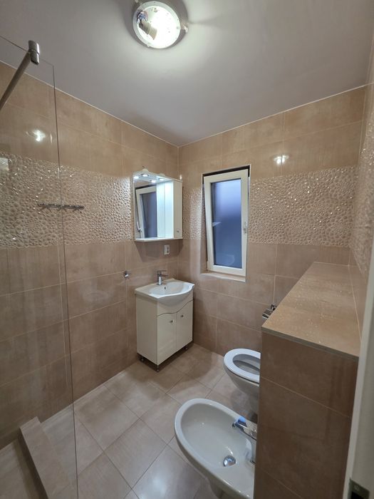 Închiriez apartament 2 camere