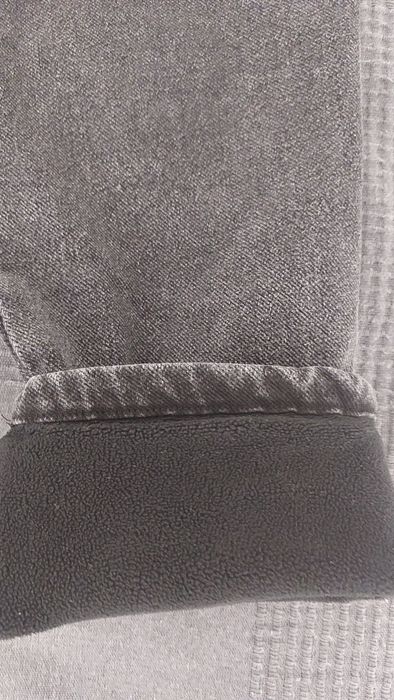 Pantaloni blug fetita izolati
