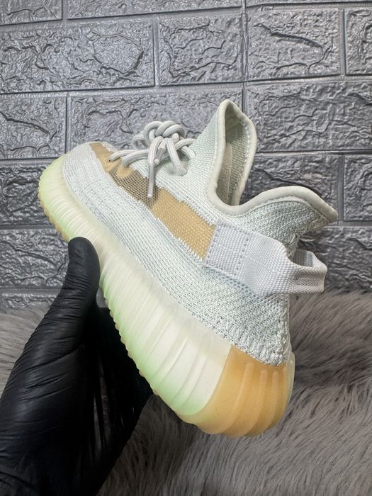 Yeezy 350 v2 Hyperspace Pk Premium