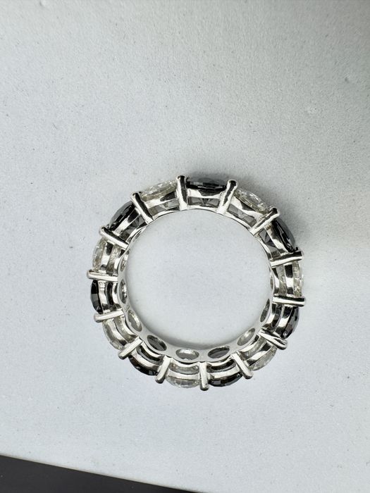 Сребърен пръстен с мойсанит (Диамант) 7 карата