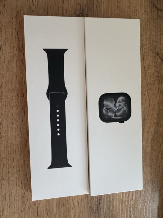 Apple Watch 11 42mm Jet Black S/M