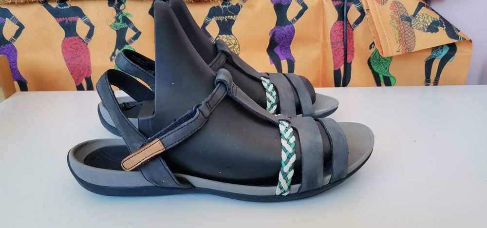 Сандали Clarks 38.5.естествена кожа