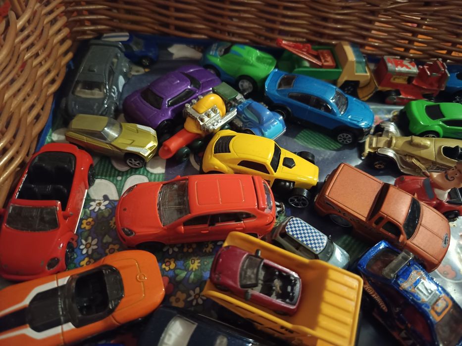 Разпродажба на колекция от колички различни видове