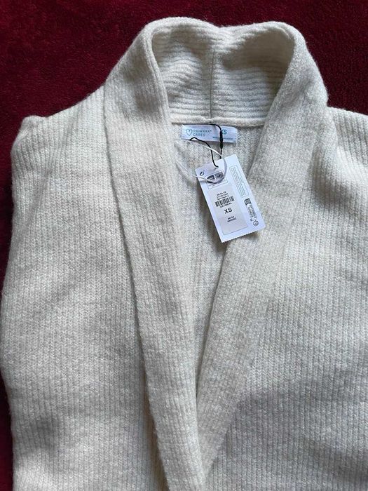 Кофта-кардиган молочного цвета