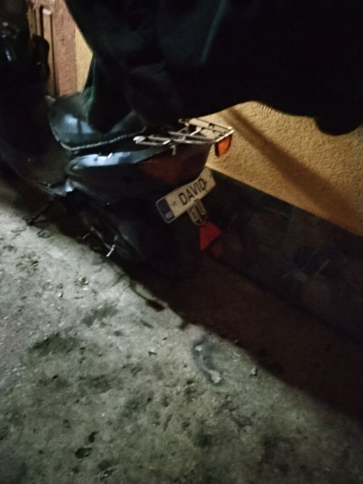 Vând scuter g y6 de 80 merge foarte bine nu are probleme și am și acte