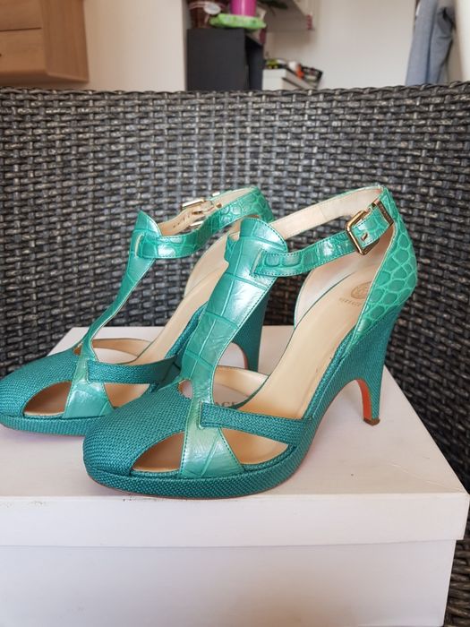 Оригинални дамски обувки Versace