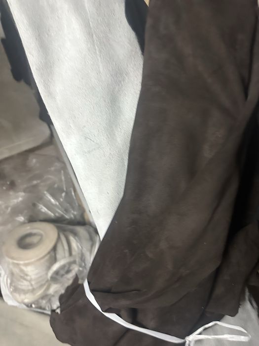 Vand velur gros maro si gri 60 lei mp