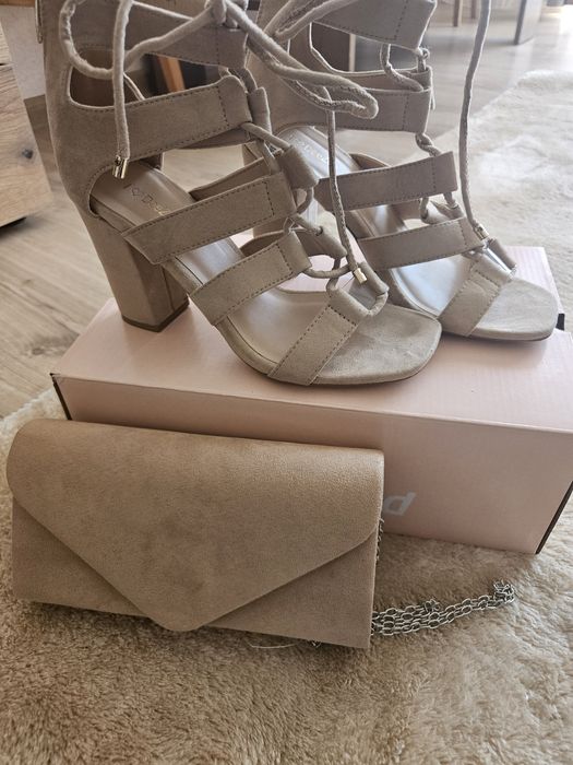 Обувки на висок ток DeeZee