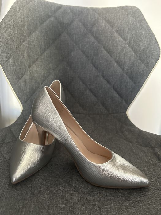 Pantofi argintii marimea 38